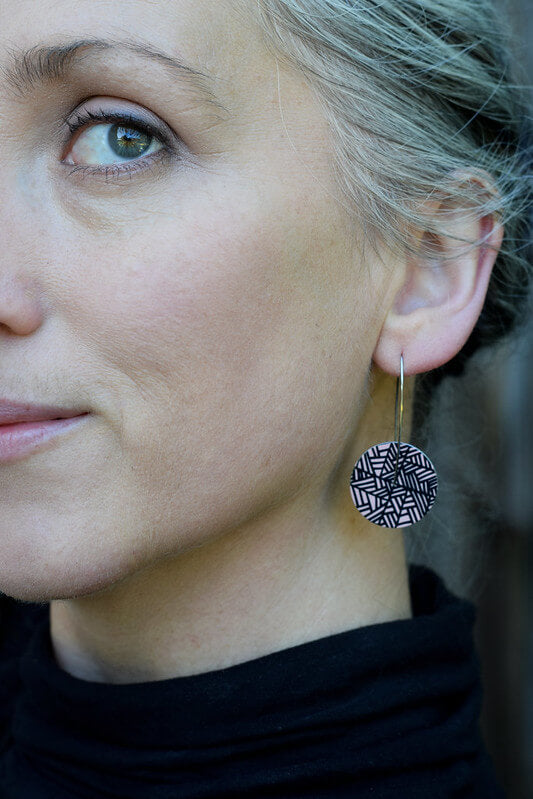 Herringbone - desert sand - medium circle drop hook earrings